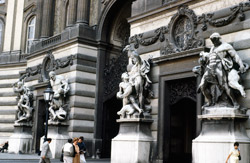 Statues-Vienna-1985